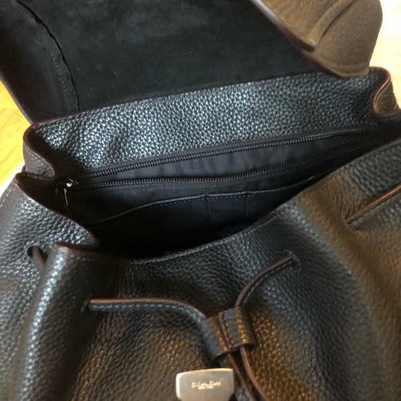 Coach Manhattan Backpack - Picture 4 of 6